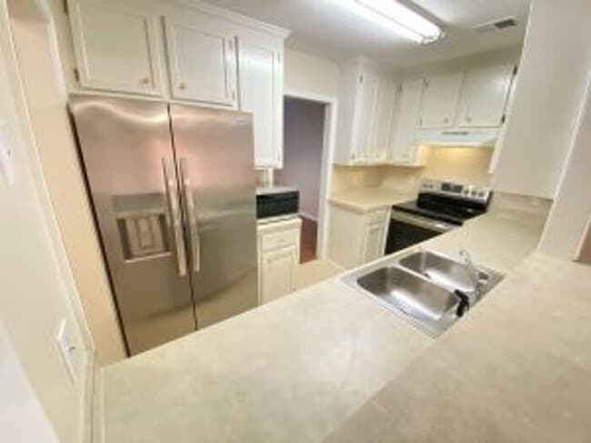 Foto del edificio - 164 W Hampton St