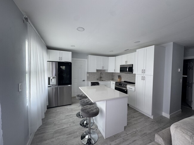 Foto del edificio - 4111 Carson St NE