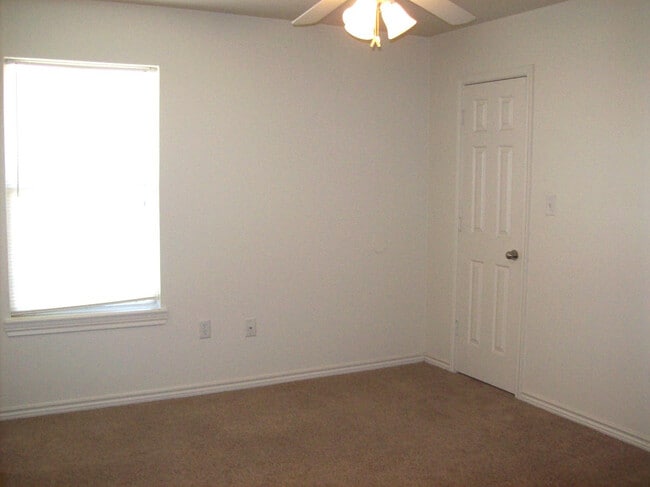 Building Photo - 803 N Bangor Ave