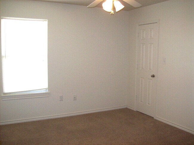 Foto del edificio - 803 N Bangor Ave