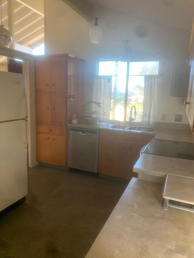 Foto del edificio - 4715 Claremont Avenue Stockton Ca 95207