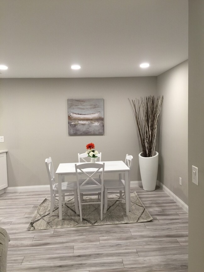 490 Lakeview Dr Unit 102, Wilder, KY 41071 Condo for Rent in Wilder