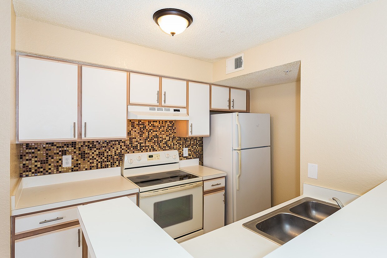 Primary Photo - 2214 Grand Cayman Ct