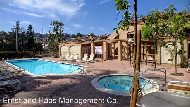 Foto del edificio - 2 br, 2 bath House - 4141 Hathaway Ave #15