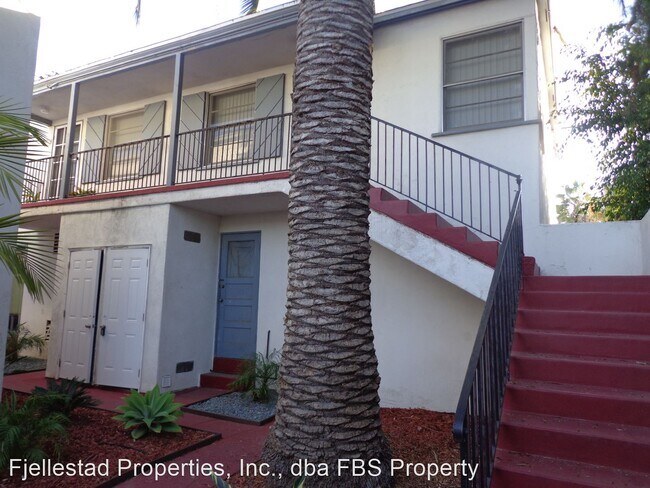 Foto del edificio - 3381-3387 Grim Ave