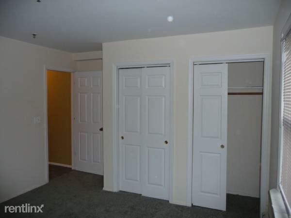 Building Photo - 6323 Pleasantview St