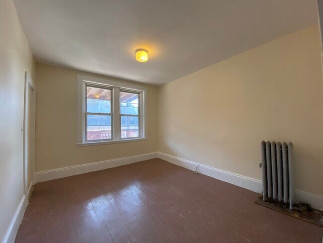 Building Photo - 884 Huntington Ave