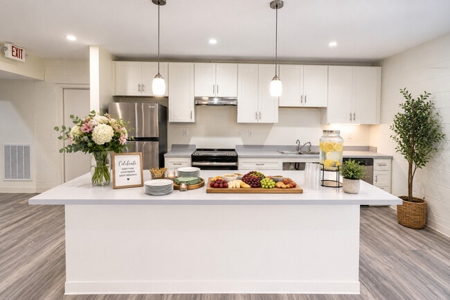 Resident Community Room - Maple Creek