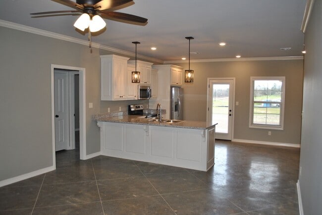 Building Photo - CHOUDRANT brick home
