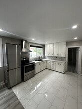 Building Photo - 267 Lalemant St