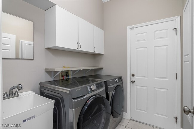 Foto del edificio - 4975 Hickory Wood Dr
