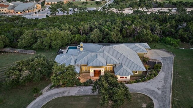 Building Photo - 3801 Peak Lookout Dr