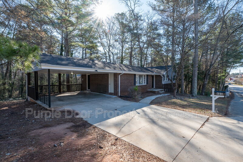 Primary Photo - 465 N Hairston Rd