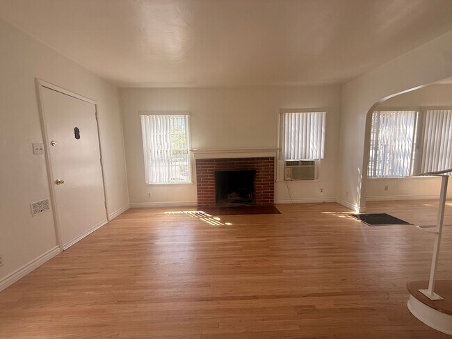 Foto del edificio - 2 Bedroom 1.75 Bathroom in Riverside