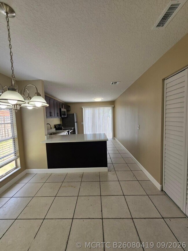 Building Photo - 4876 Orleans Ct