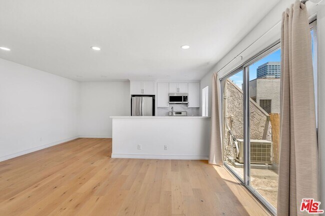 Building Photo - 409 Burchett St