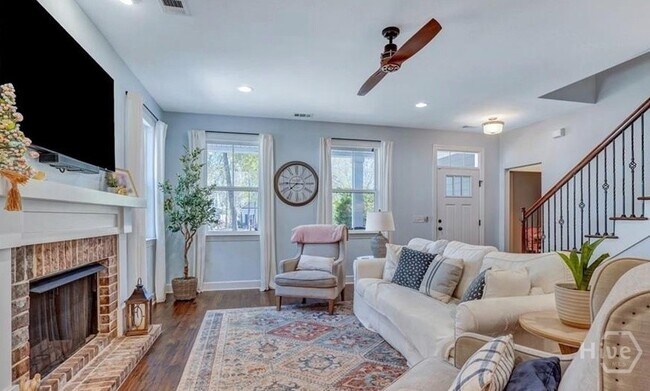 Foto del edificio - 30 Cherry Tree Ct