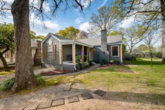 Building Photo - 209 W G Ave