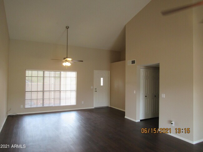 Building Photo - 509 E Grandview St