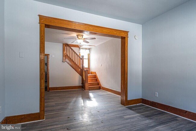 Foto del edificio - 480 W Girard St