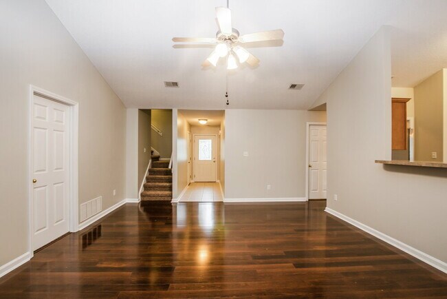Foto del edificio - 5509 Milton Ridge Dr