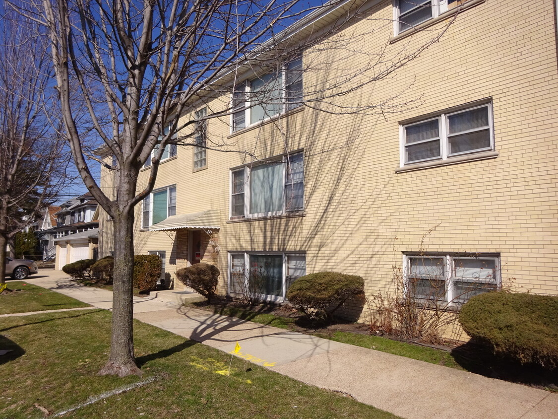Primary Photo - 5600 W Berenice Ave