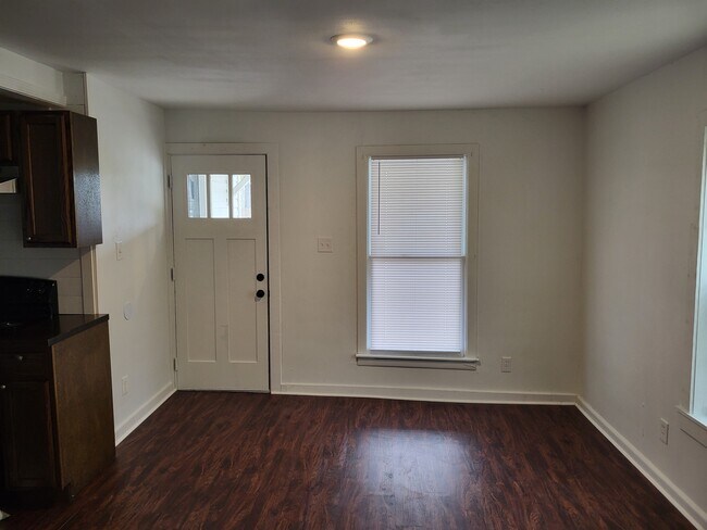 Foto del edificio - 1000 N Poplar St