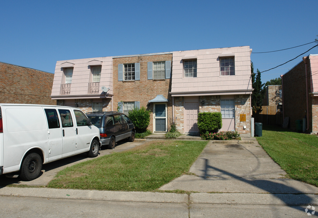 Primary Photo - 2117 Manson Ave