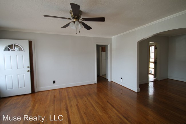 Building Photo - 3 br, 1 bath House - 2019 Celanese Road