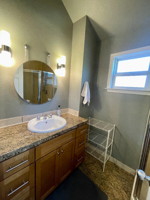 Foto del edificio - 170 Bales Dr