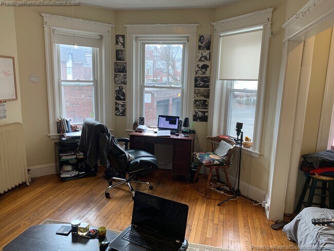 Foto del edificio - 60 Woodstock Ave