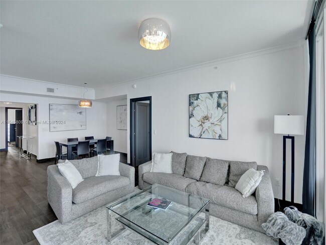 Foto del edificio - 17875 Collins Ave