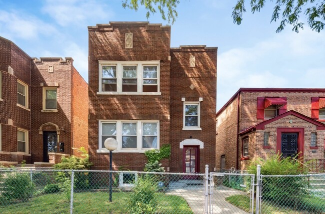 Building Photo - 10238 S Eberhart Ave