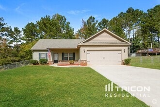 Building Photo - 517 Knollwood