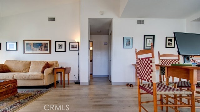 Building Photo - 573 Springbrook N