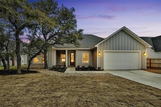 Building Photo - 14 Rhapsody Ln