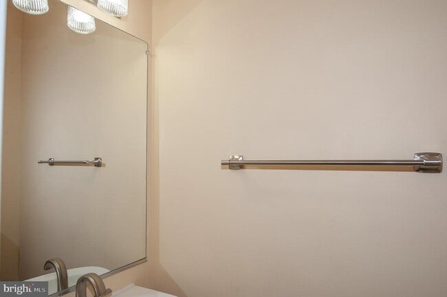 Building Photo - 7727 Sullivan Cir