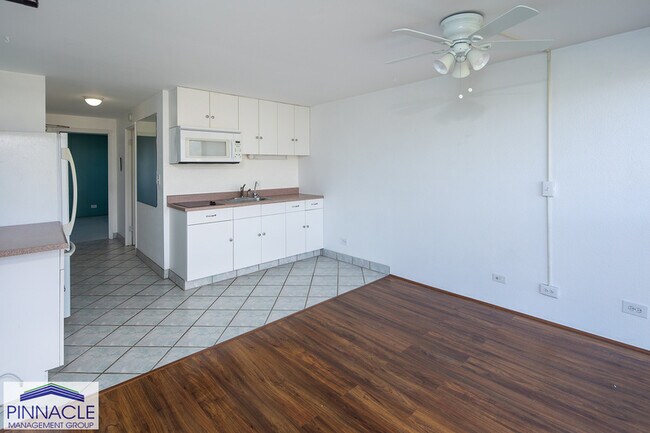 Building Photo - 2211 Ala Wai Blvd