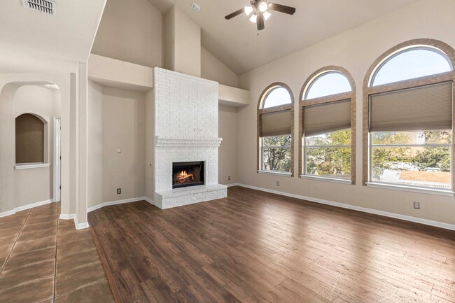 Building Photo - 419 Coyanosa Falls