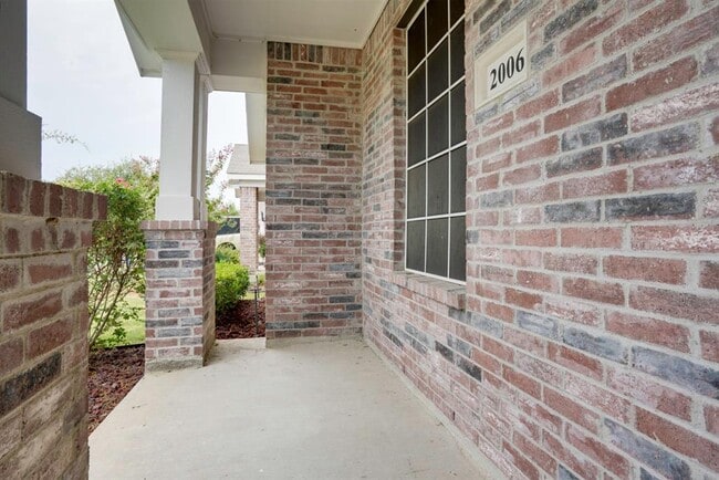 Building Photo - 2006 Enchanted Rock Dr