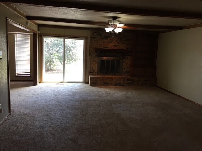 Photo - 240 E Platt Dr House