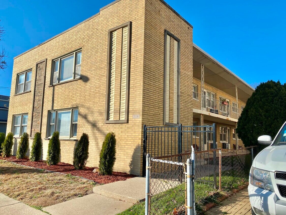 Foto principal - 2336 Union St