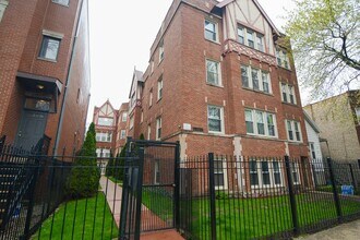 Building Photo - 2922 N Sacramento Ave