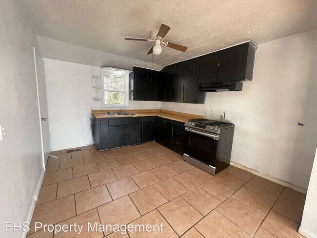 Foto del edificio - 3 br, 1 bath House - 1429 E Pacific