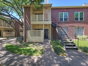 Building Photo - 8055 Cambridge St