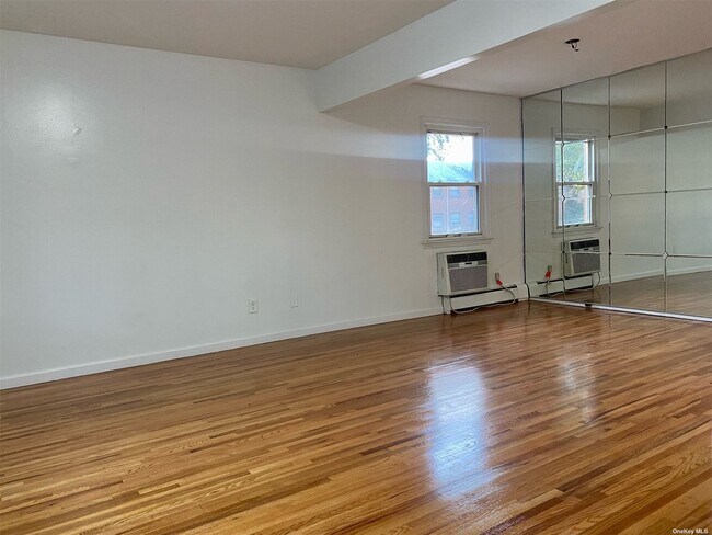 Building Photo - 160-15-16016 16th Ave