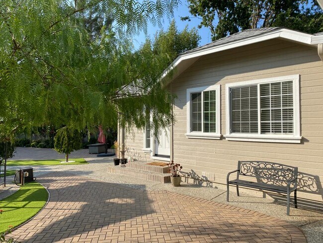 Foto del edificio - 4038 Mt Diablo Blvd