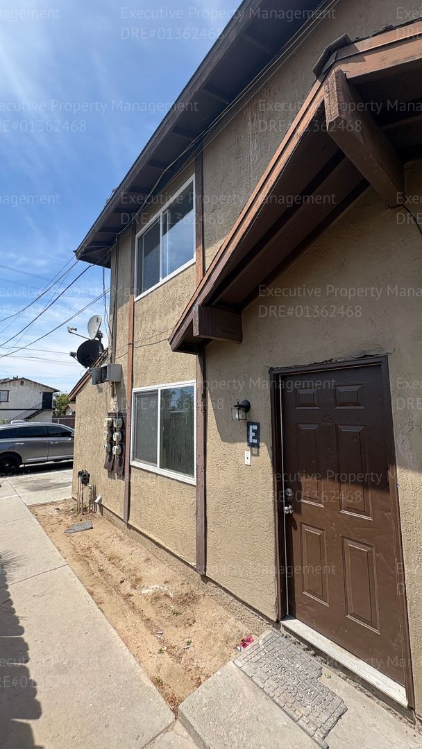 Foto del edificio - 2 bedroom 1.5 bathroom townhome (Move In Special Available OAC)