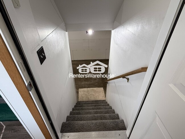 Building Photo - 15573 Flight Way