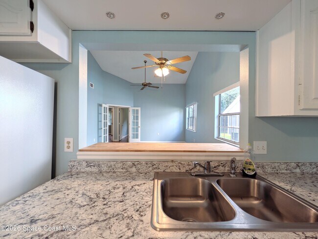 Foto del edificio - 2384 Talmadge Dr